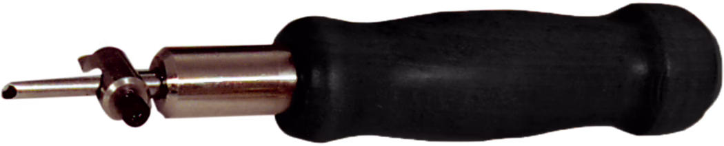 WOLFF_Dummy_13426_groover_2025-08 Close-up of a small handheld metal tool with a black ergonomic plastic handle. A short polished steel cylindrical shaft extends from the handle and ends in a narrow hollow tubular tip; a small adjustable collar or clamp sits near the base of the tip. The matte black handle is slightly contoured for grip and has a rounded end, while the metal components appear shiny with subtle reflections. The overall look is of a precision hand tool used for working with small parts or inserting and extracting small cylindrical elements.